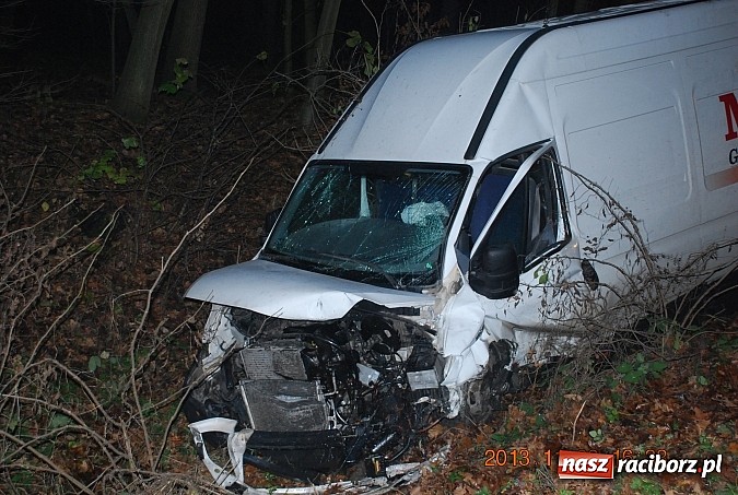 Zdjęcie w galerii na portalu naszraciborz.pl: Czołowe zderzenie na trasie Racibórz-Kornowac. Kierowca citroena zmarł w szpitalu wiadomości z regionu