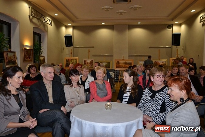 Zdjęcie w galerii na portalu naszraciborz.pl: Wieczór przy świecach w Tworkowie wiadomości z regionu