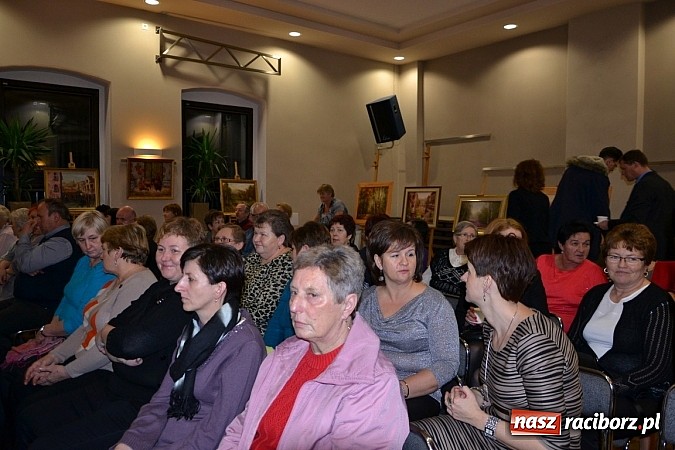 Zdjęcie w galerii na portalu naszraciborz.pl: Wieczór przy świecach w Tworkowie wiadomości z regionu