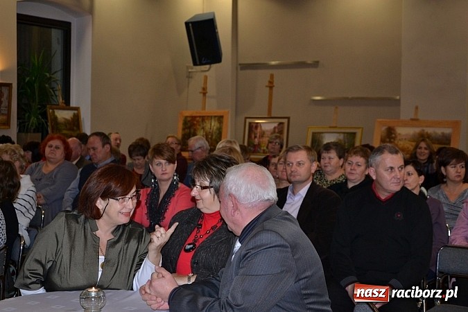 Zdjęcie w galerii na portalu naszraciborz.pl: Wieczór przy świecach w Tworkowie wiadomości z regionu