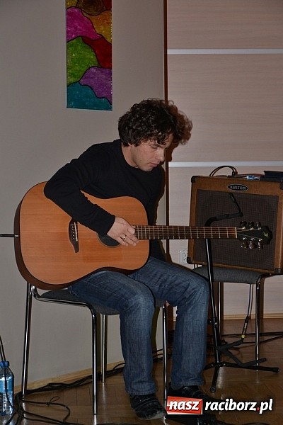 Zdjęcie w galerii na portalu naszraciborz.pl: Wieczór przy świecach w Tworkowie wiadomości z regionu