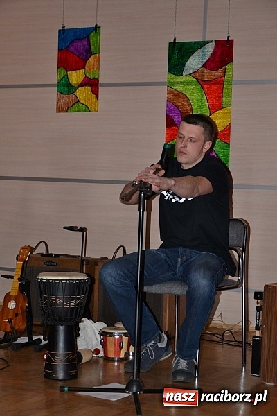 Zdjęcie w galerii na portalu naszraciborz.pl: Wieczór przy świecach w Tworkowie wiadomości z regionu