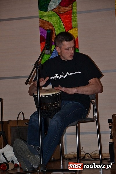 Zdjęcie w galerii na portalu naszraciborz.pl: Wieczór przy świecach w Tworkowie wiadomości z regionu