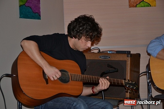 Zdjęcie w galerii na portalu naszraciborz.pl: Wieczór przy świecach w Tworkowie wiadomości z regionu