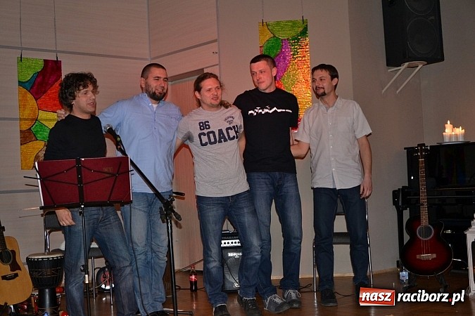 Zdjęcie w galerii na portalu naszraciborz.pl: Wieczór przy świecach w Tworkowie wiadomości z regionu