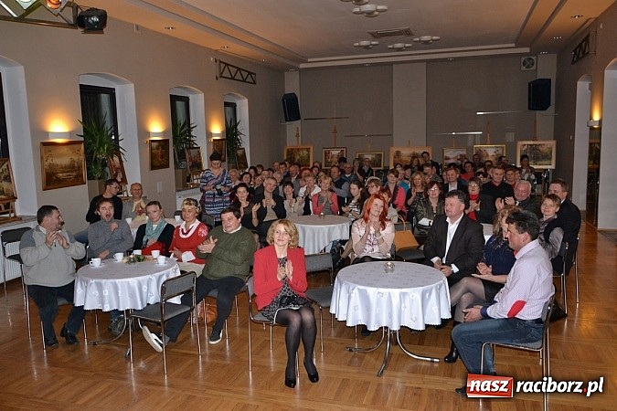 Zdjęcie w galerii na portalu naszraciborz.pl: Wieczór przy świecach w Tworkowie wiadomości z regionu