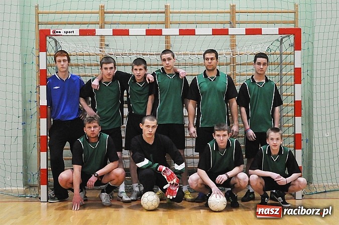 Zdjęcie w galerii na portalu naszraciborz.pl: Tritle nie dały szans MOW-owi Rudy wiadomości z regionu