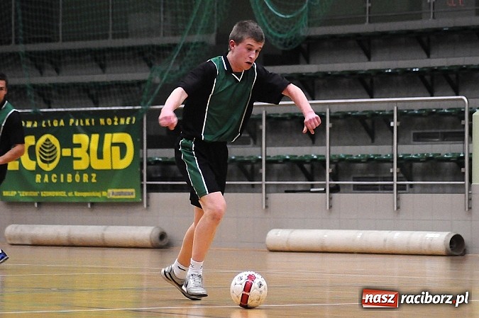 Zdjęcie w galerii na portalu naszraciborz.pl: Tritle nie dały szans MOW-owi Rudy wiadomości z regionu