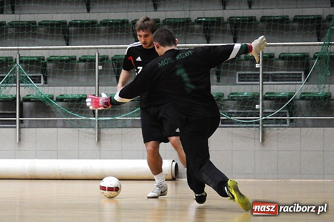 Zdjęcie w galerii na portalu naszraciborz.pl: Tritle nie dały szans MOW-owi Rudy wiadomości z regionu