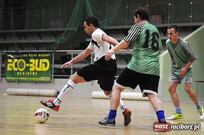 Zdjęcie w galerii na portalu naszraciborz.pl: Tritle nie dały szans MOW-owi Rudy wiadomości z regionu