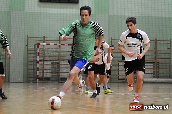 Zdjęcie w galerii na portalu naszraciborz.pl: Tritle nie dały szans MOW-owi Rudy wiadomości z regionu