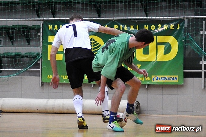 Zdjęcie w galerii na portalu naszraciborz.pl: Tritle nie dały szans MOW-owi Rudy wiadomości z regionu