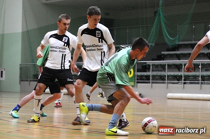 Zdjęcie w galerii na portalu naszraciborz.pl: Tritle nie dały szans MOW-owi Rudy wiadomości z regionu
