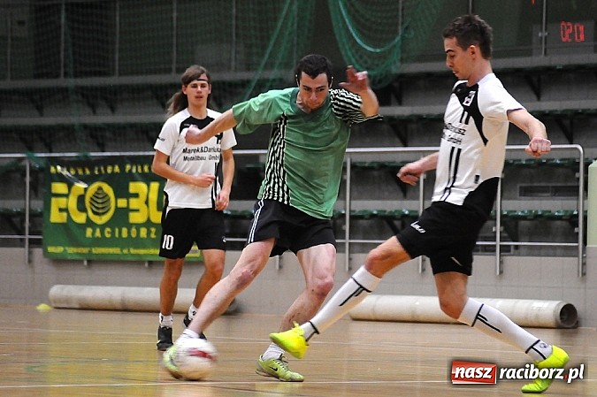 Zdjęcie w galerii na portalu naszraciborz.pl: Tritle nie dały szans MOW-owi Rudy wiadomości z regionu