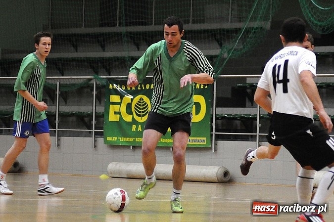 Zdjęcie w galerii na portalu naszraciborz.pl: Tritle nie dały szans MOW-owi Rudy wiadomości z regionu