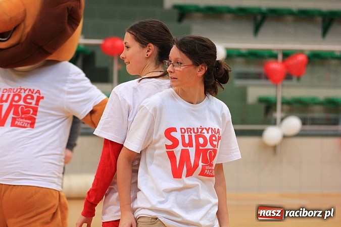 Zdjęcie w galerii na portalu naszraciborz.pl: Szlachetna Paczka: Happening z zumbą i aikido wiadomości z regionu