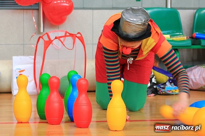 Zdjęcie w galerii na portalu naszraciborz.pl: Szlachetna Paczka: Happening z zumbą i aikido wiadomości z regionu