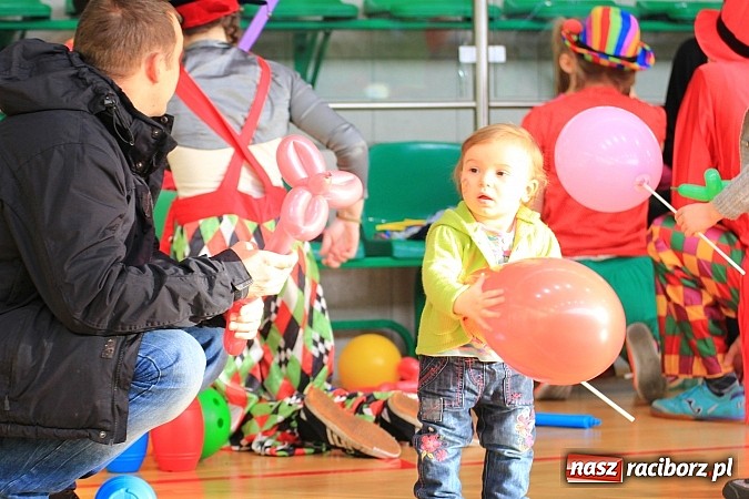 Zdjęcie w galerii na portalu naszraciborz.pl: Szlachetna Paczka: Happening z zumbą i aikido wiadomości z regionu