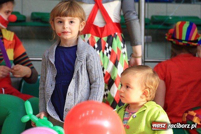 Zdjęcie w galerii na portalu naszraciborz.pl: Szlachetna Paczka: Happening z zumbą i aikido wiadomości z regionu