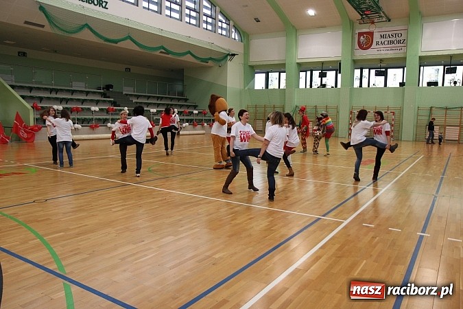 Zdjęcie w galerii na portalu naszraciborz.pl: Szlachetna Paczka: Happening z zumbą i aikido wiadomości z regionu