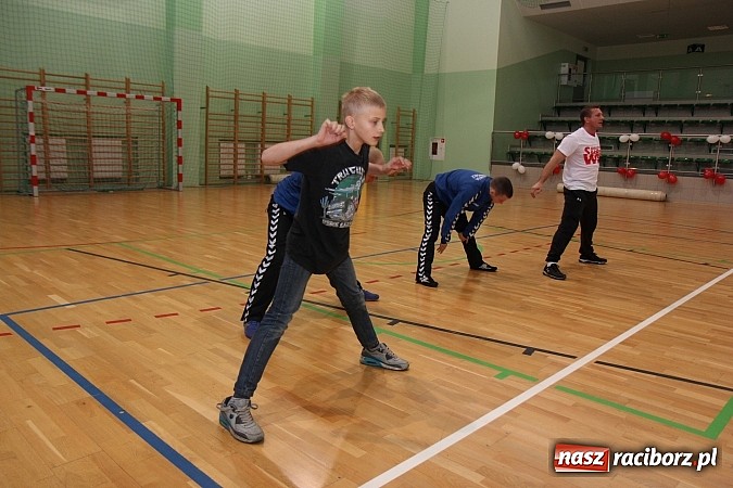Zdjęcie w galerii na portalu naszraciborz.pl: Szlachetna Paczka: Happening z zumbą i aikido wiadomości z regionu