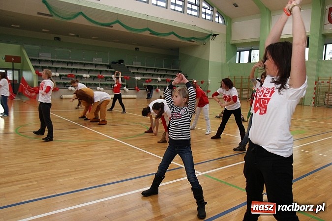 Zdjęcie w galerii na portalu naszraciborz.pl: Szlachetna Paczka: Happening z zumbą i aikido wiadomości z regionu