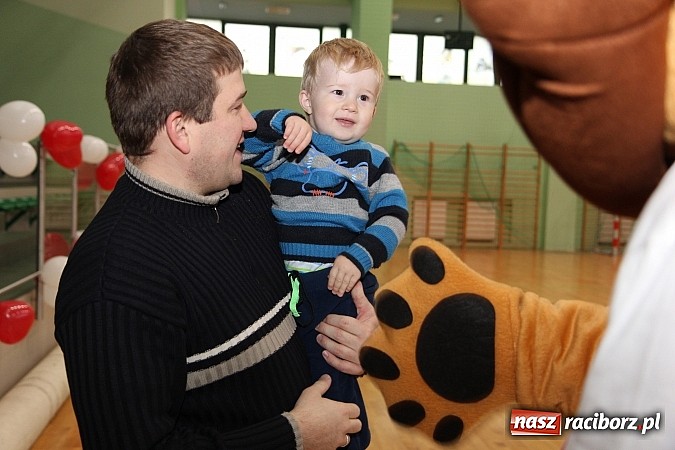 Zdjęcie w galerii na portalu naszraciborz.pl: Szlachetna Paczka: Happening z zumbą i aikido wiadomości z regionu