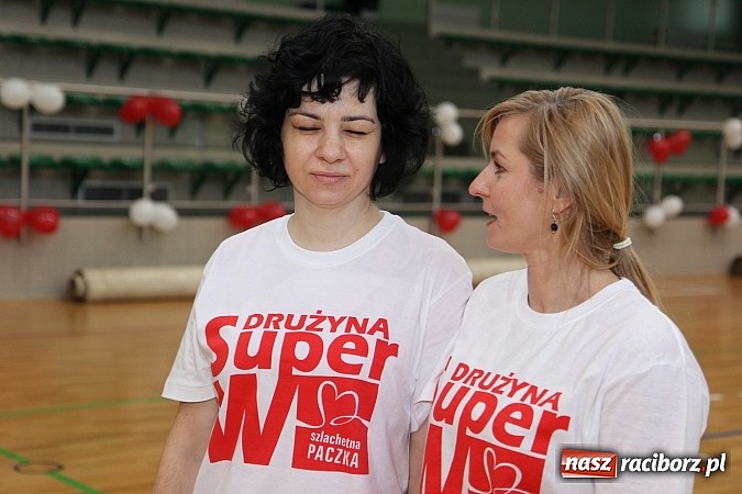 Zdjęcie w galerii na portalu naszraciborz.pl: Szlachetna Paczka: Happening z zumbą i aikido wiadomości z regionu