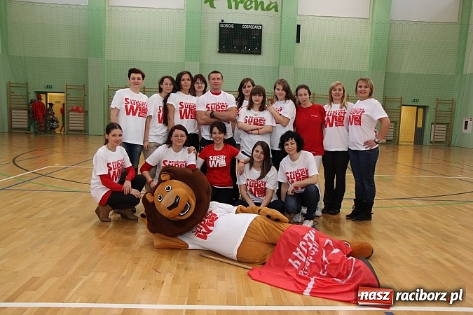 Zdjęcie w galerii na portalu naszraciborz.pl: Szlachetna Paczka: Happening z zumbą i aikido wiadomości z regionu
