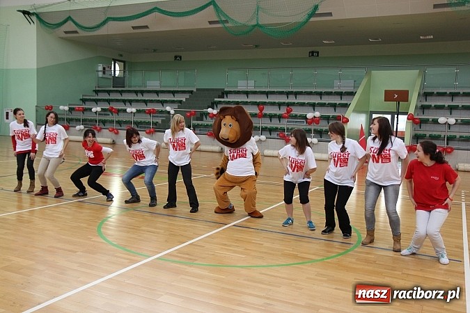 Zdjęcie w galerii na portalu naszraciborz.pl: Szlachetna Paczka: Happening z zumbą i aikido wiadomości z regionu