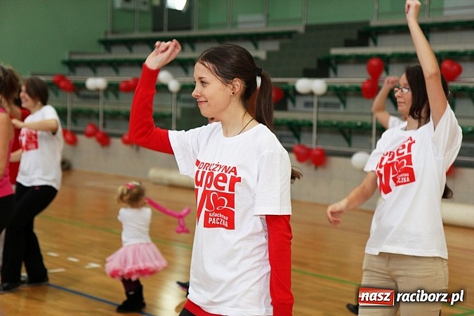 Zdjęcie w galerii na portalu naszraciborz.pl: Szlachetna Paczka: Happening z zumbą i aikido wiadomości z regionu