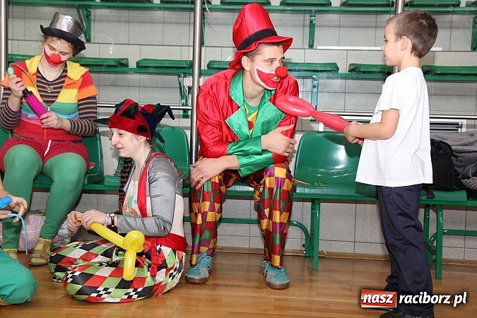 Zdjęcie w galerii na portalu naszraciborz.pl: Szlachetna Paczka: Happening z zumbą i aikido wiadomości z regionu