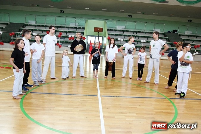 Zdjęcie w galerii na portalu naszraciborz.pl: Szlachetna Paczka: Happening z zumbą i aikido wiadomości z regionu
