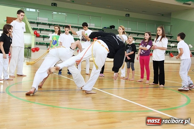 Zdjęcie w galerii na portalu naszraciborz.pl: Szlachetna Paczka: Happening z zumbą i aikido wiadomości z regionu
