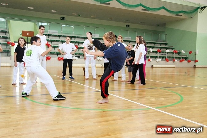 Zdjęcie w galerii na portalu naszraciborz.pl: Szlachetna Paczka: Happening z zumbą i aikido wiadomości z regionu
