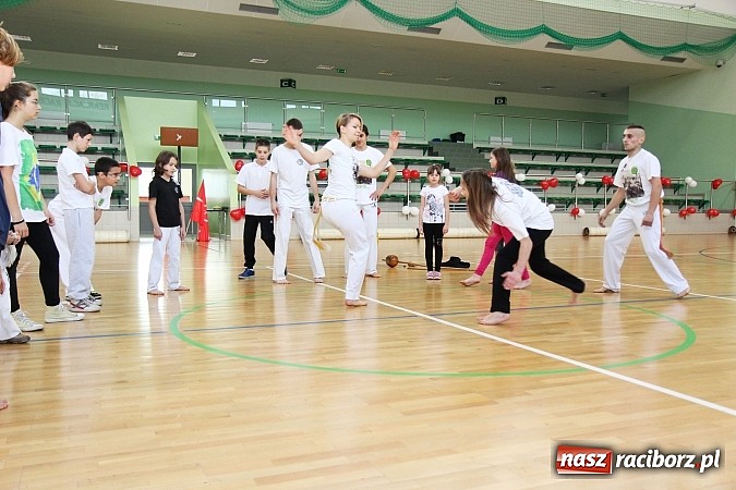 Zdjęcie w galerii na portalu naszraciborz.pl: Szlachetna Paczka: Happening z zumbą i aikido wiadomości z regionu
