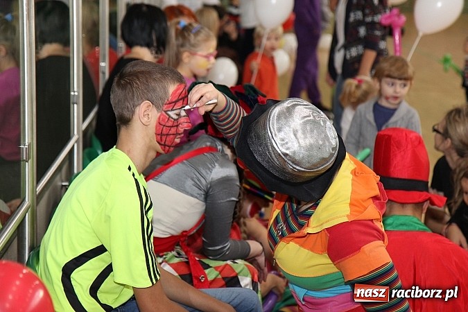 Zdjęcie w galerii na portalu naszraciborz.pl: Szlachetna Paczka: Happening z zumbą i aikido wiadomości z regionu