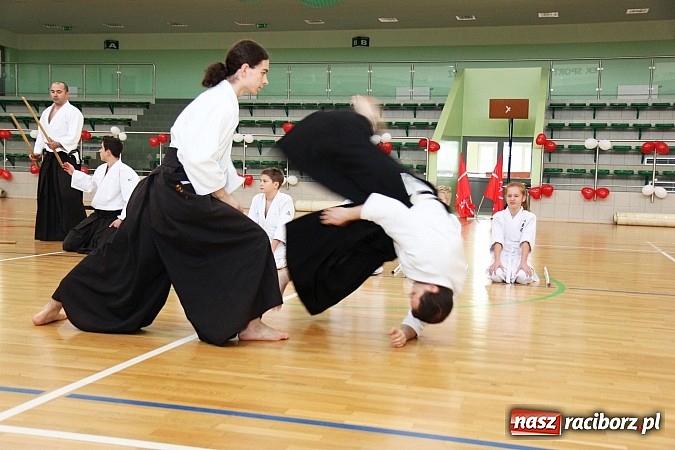 Zdjęcie w galerii na portalu naszraciborz.pl: Szlachetna Paczka: Happening z zumbą i aikido wiadomości z regionu