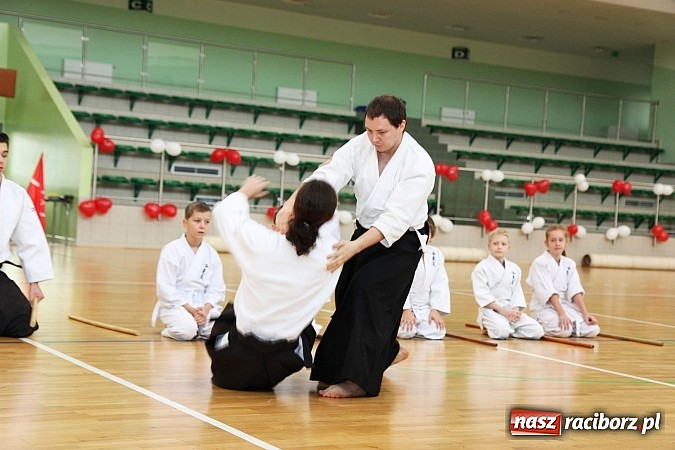 Zdjęcie w galerii na portalu naszraciborz.pl: Szlachetna Paczka: Happening z zumbą i aikido wiadomości z regionu
