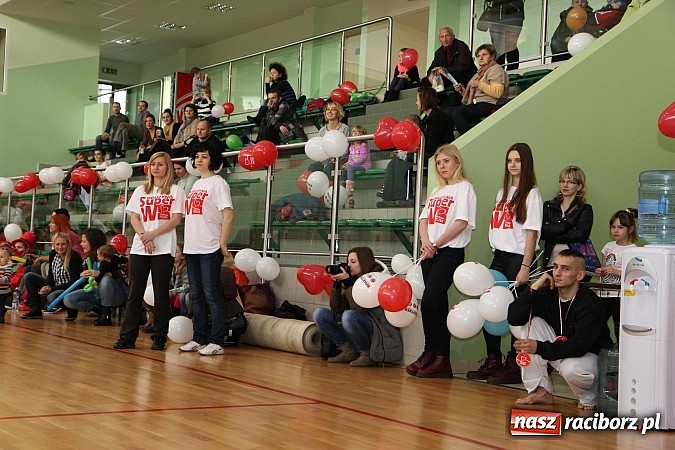 Zdjęcie w galerii na portalu naszraciborz.pl: Szlachetna Paczka: Happening z zumbą i aikido wiadomości z regionu
