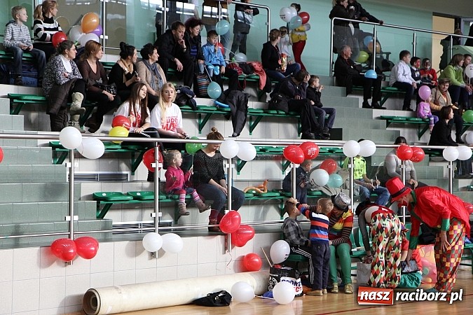Zdjęcie w galerii na portalu naszraciborz.pl: Szlachetna Paczka: Happening z zumbą i aikido wiadomości z regionu