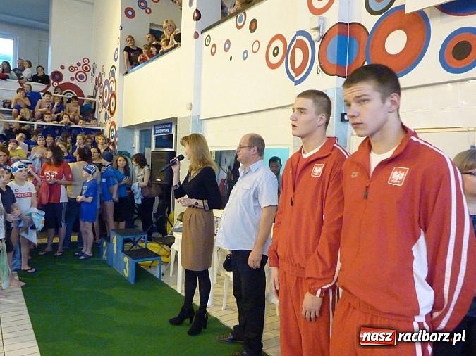 Zdjęcie w galerii na portalu naszraciborz.pl: Pływackie Mikołajki na pływalni PWSZ wiadomości z regionu