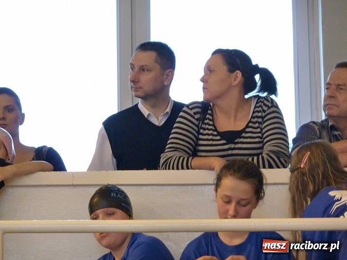 Zdjęcie w galerii na portalu naszraciborz.pl: Pływackie Mikołajki na pływalni PWSZ wiadomości z regionu