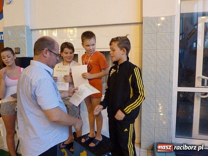 Zdjęcie w galerii na portalu naszraciborz.pl: Pływackie Mikołajki na pływalni PWSZ wiadomości z regionu