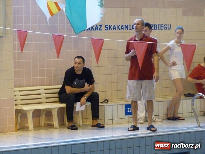 Zdjęcie w galerii na portalu naszraciborz.pl: Pływackie Mikołajki na pływalni PWSZ wiadomości z regionu