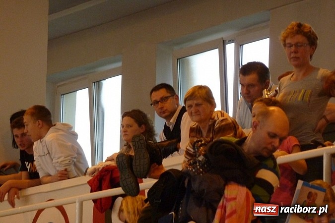 Zdjęcie w galerii na portalu naszraciborz.pl: Pływackie Mikołajki na pływalni PWSZ wiadomości z regionu