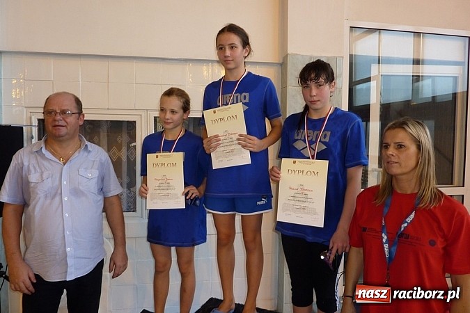 Zdjęcie w galerii na portalu naszraciborz.pl: Pływackie Mikołajki na pływalni PWSZ wiadomości z regionu