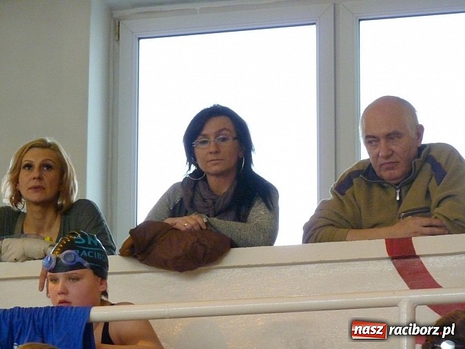 Zdjęcie w galerii na portalu naszraciborz.pl: Pływackie Mikołajki na pływalni PWSZ wiadomości z regionu