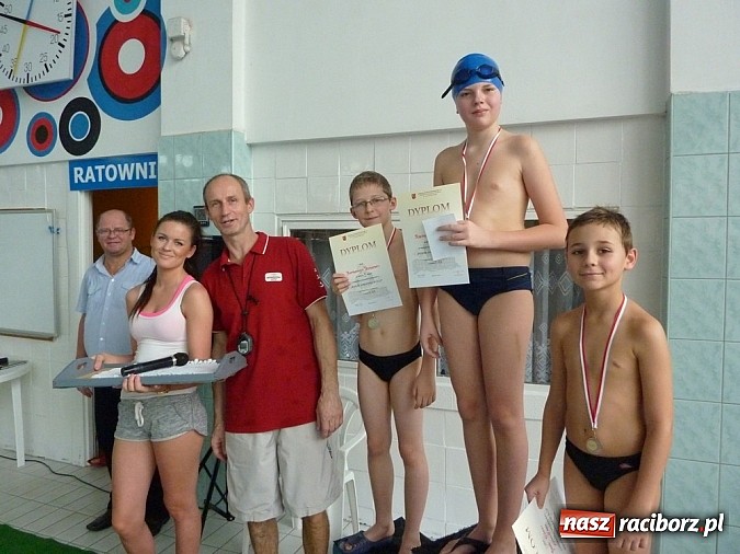 Zdjęcie w galerii na portalu naszraciborz.pl: Pływackie Mikołajki na pływalni PWSZ wiadomości z regionu