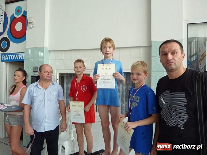 Zdjęcie w galerii na portalu naszraciborz.pl: Pływackie Mikołajki na pływalni PWSZ wiadomości z regionu